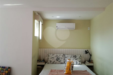 Casa à venda com 4 quartos, sendo 3 suítes, no condomínio Jardins de Florença, Rio de Janeiro - RJ