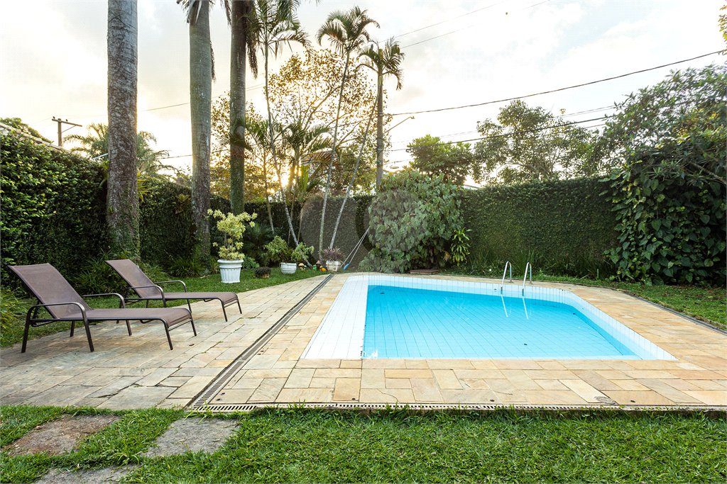 Sobrado à venda com 4 quartos, sendo 3 suítes, em Jardim Prudência, São Paulo, SP