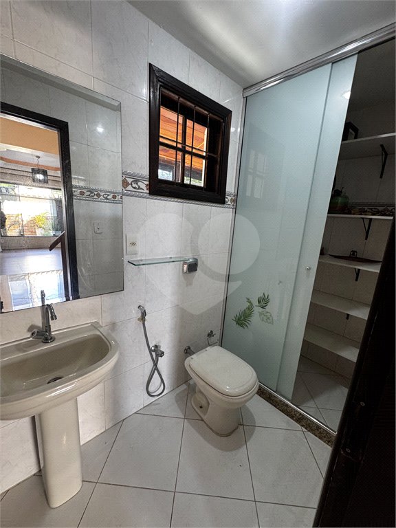 Casa à venda com 3 quartos, sendo 1 suíte, no condomínio Village da Posse, Rio de Janeiro - RJ
