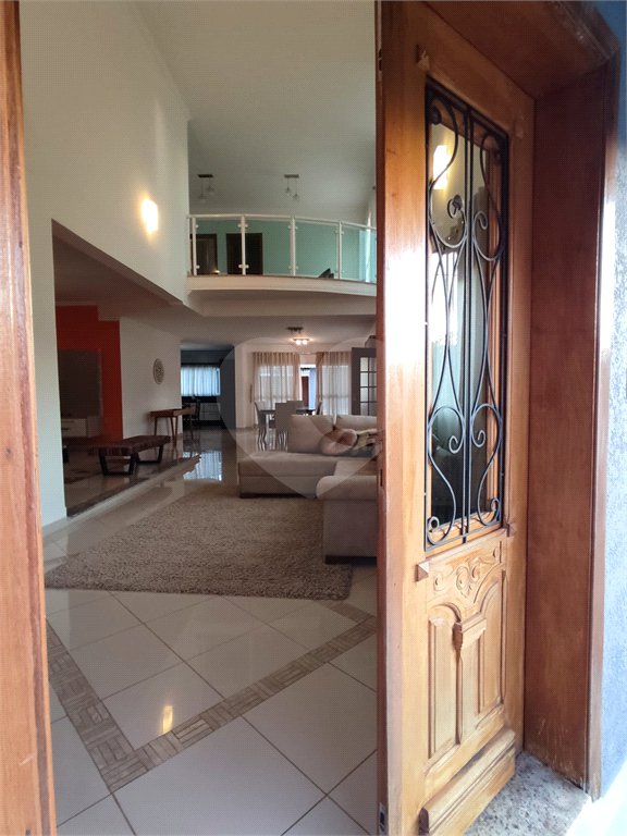 Casa à venda com 3 suítes no condomínio Shamballa II, Atibaia - SP