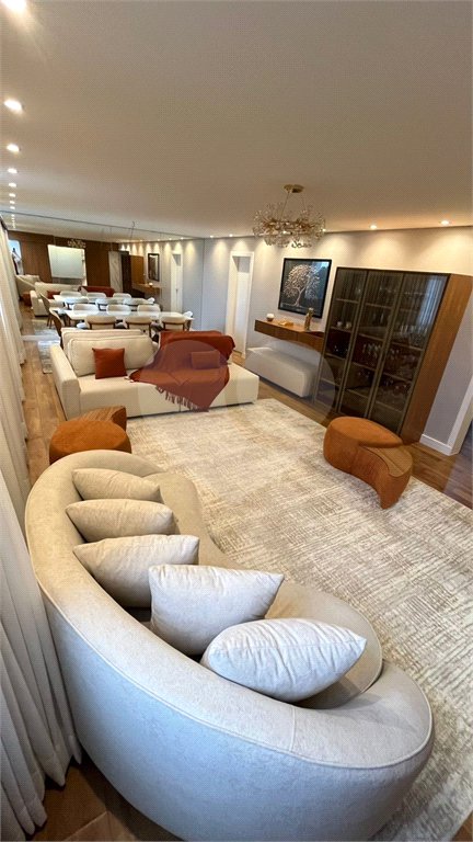 Apartamento à venda com 3 suítes em Vila Suzana, São Paulo, SP