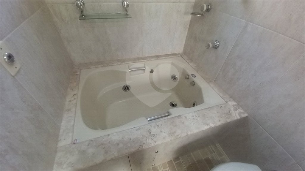 Sobrado à venda com 4 quartos, sendo 2 suítes, em Tremembé, São Paulo, SP