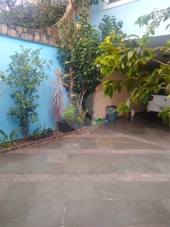 Sobrado à venda com 3 quartos, sendo 1 suíte,  em Vila do Castelo, São Paulo, SP