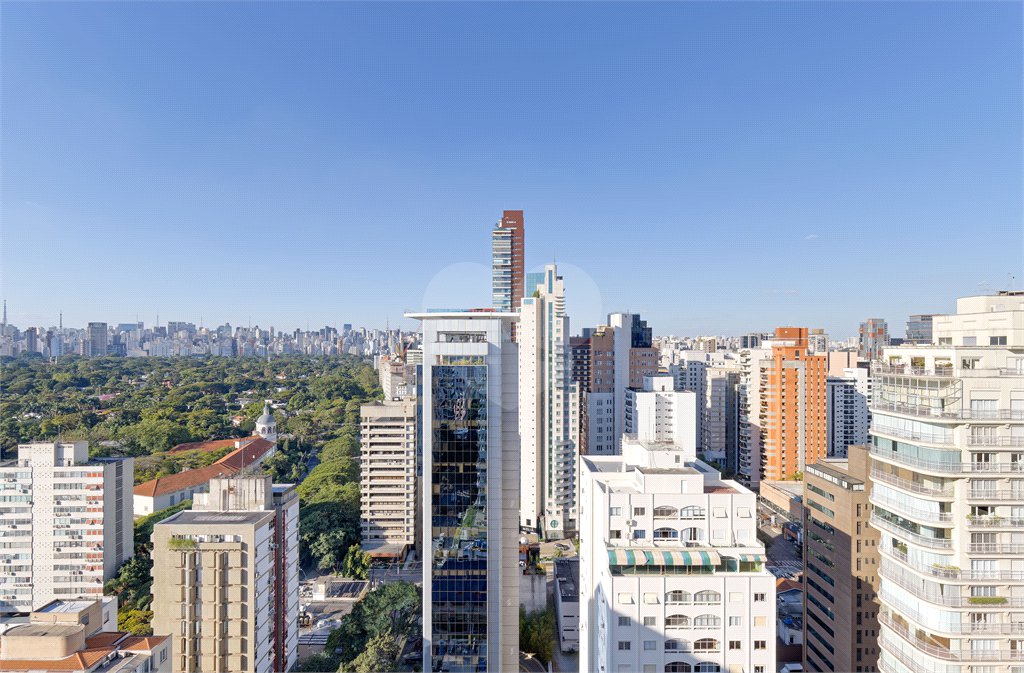 Apartamento à venda com 3 quartos, sendo 2 suítes, em Itaim Bibi, São Paulo, SP