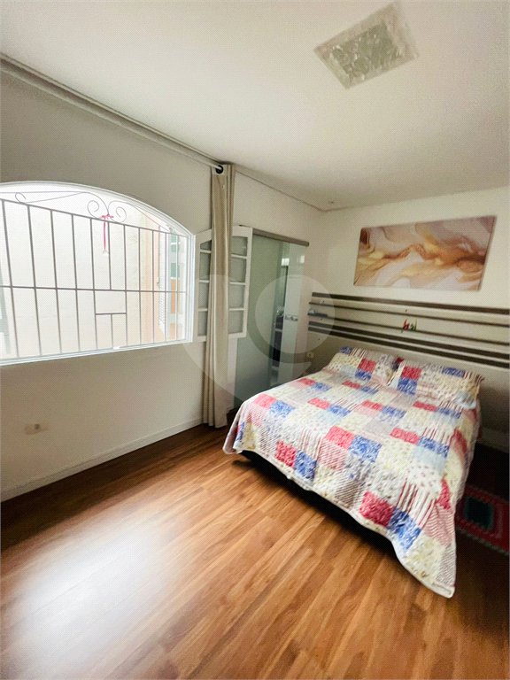 Casa à venda com 4 quartos, sendo 1 suíte,  em Jardim Stella, Santo André, SP