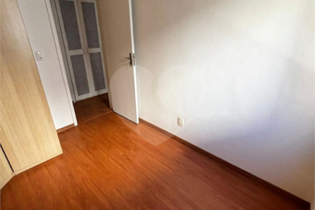 Apartamento à venda com 3 quartos em Caxingui, São Paulo, SP