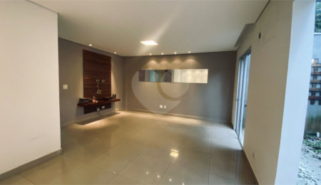 Casa à venda com 3 suítes no condomínio Vilas 2, São Paulo - SP