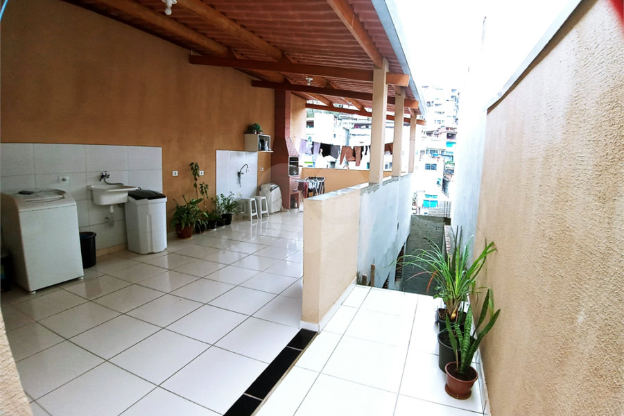 Sobrado à venda com 3 quartos no Brasilândia, São Paulo, SP