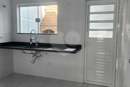 Sobrado à venda com 3 quartos, sendo 1 suíte, em Parque Vitória, São Paulo, SP