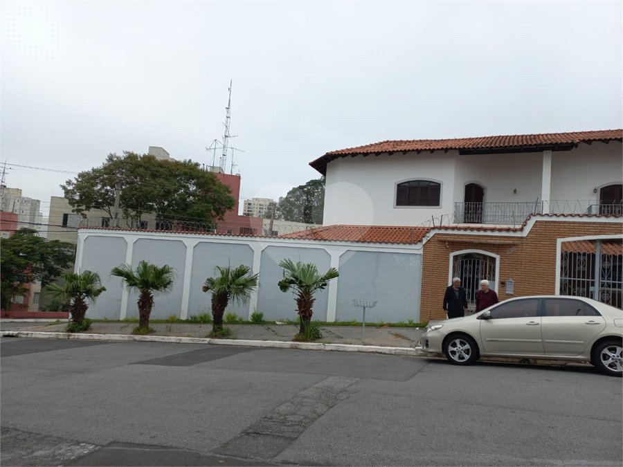 Sobrado à venda ou para alugar com 4 quartos, sendo 1 suíte,  em Barro Branco (zona Norte), São Paulo, SP