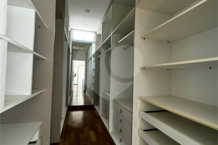 Casa à venda com 4 quartos, sendo 2 suítes,  no condomínio Montblanc, Sorocaba - SP