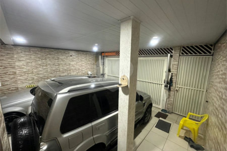 Sobrado à venda com 4 quartos em Jardim Luciana, Itaquaquecetuba, SP