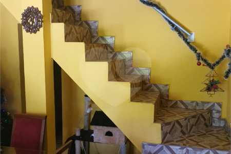 Chácara à venda com 4 quartos, sendo 1 suíte, no Centro, Santa Isabel, SP