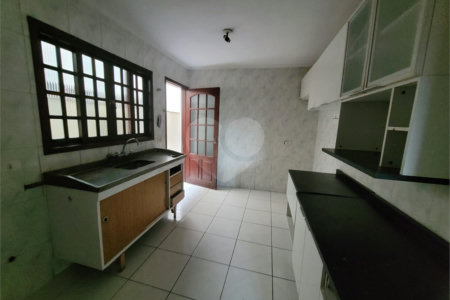 Casa de Vila para alugar com 6 quartos, sendo 4 suítes, em Tucuruvi, São Paulo, SP