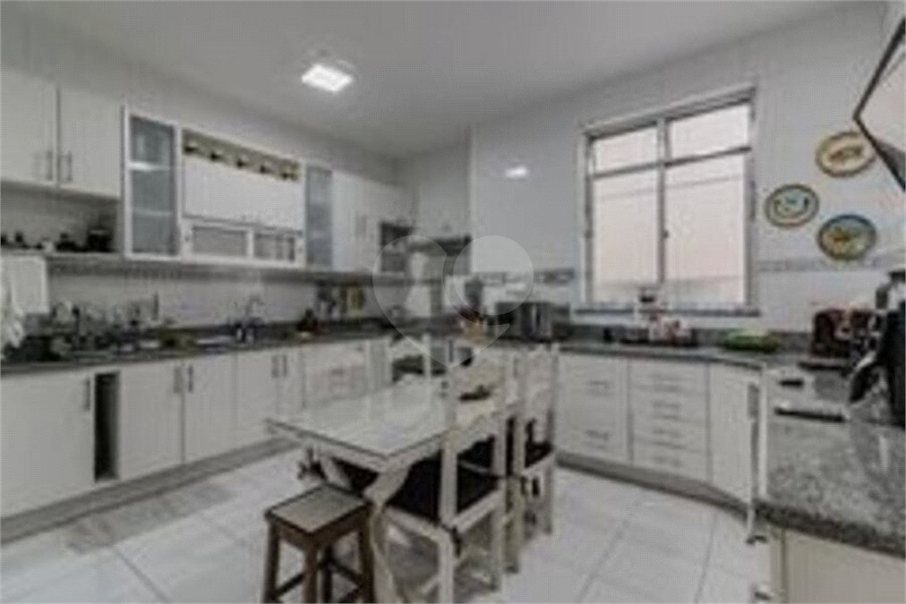 Apartamento à venda com 5 quartos, sendo 1 suíte,  em Copacabana, Rio de Janeiro, RJ
