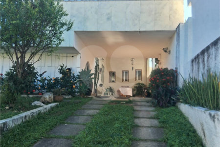 Casa à venda com 3 quartos, sendo 2 suítes, no condomínio Rio Bon, Rio de Janeiro - RJ