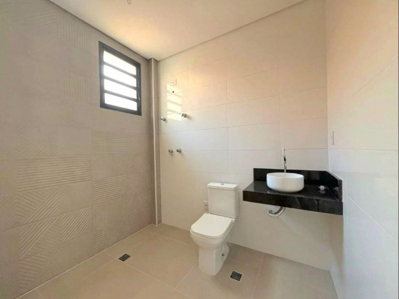 Sobreposta Alta à Venda na Aparecida em Santos | 3 Suítes | Piscina | Salão de Festas | 2 Vagas | 202 m²