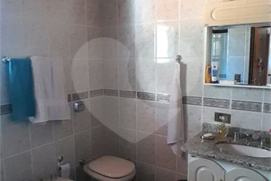 Sobrado à venda com 3 quartos, sendo 1 suíte, em Vila Isabela, Campos do Jordão, SP