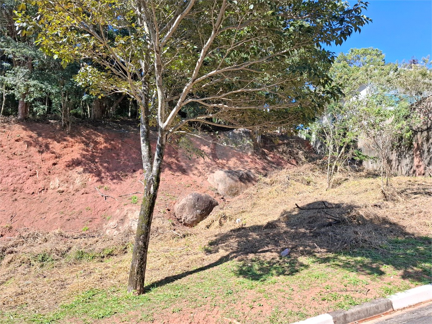 Terreno à venda no condomínio Itaguaçu da Cantareira, São Paulo - SP