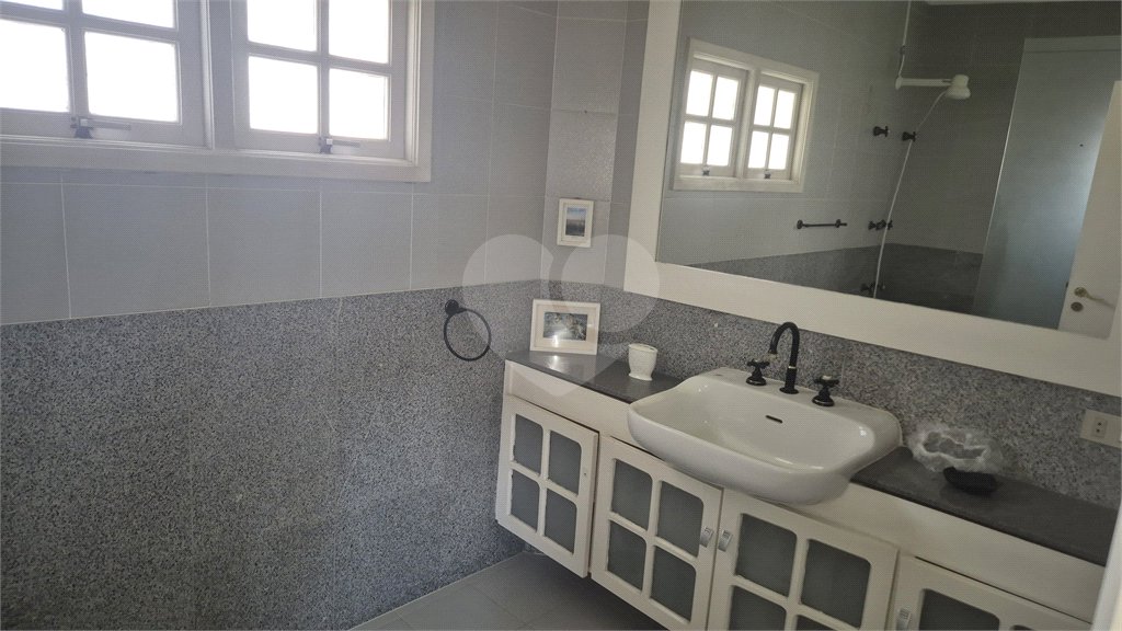 Casa à venda com 4 quartos, sendo 3 suítes,  no condomínio Chácara das Rosas, São Paulo - SP