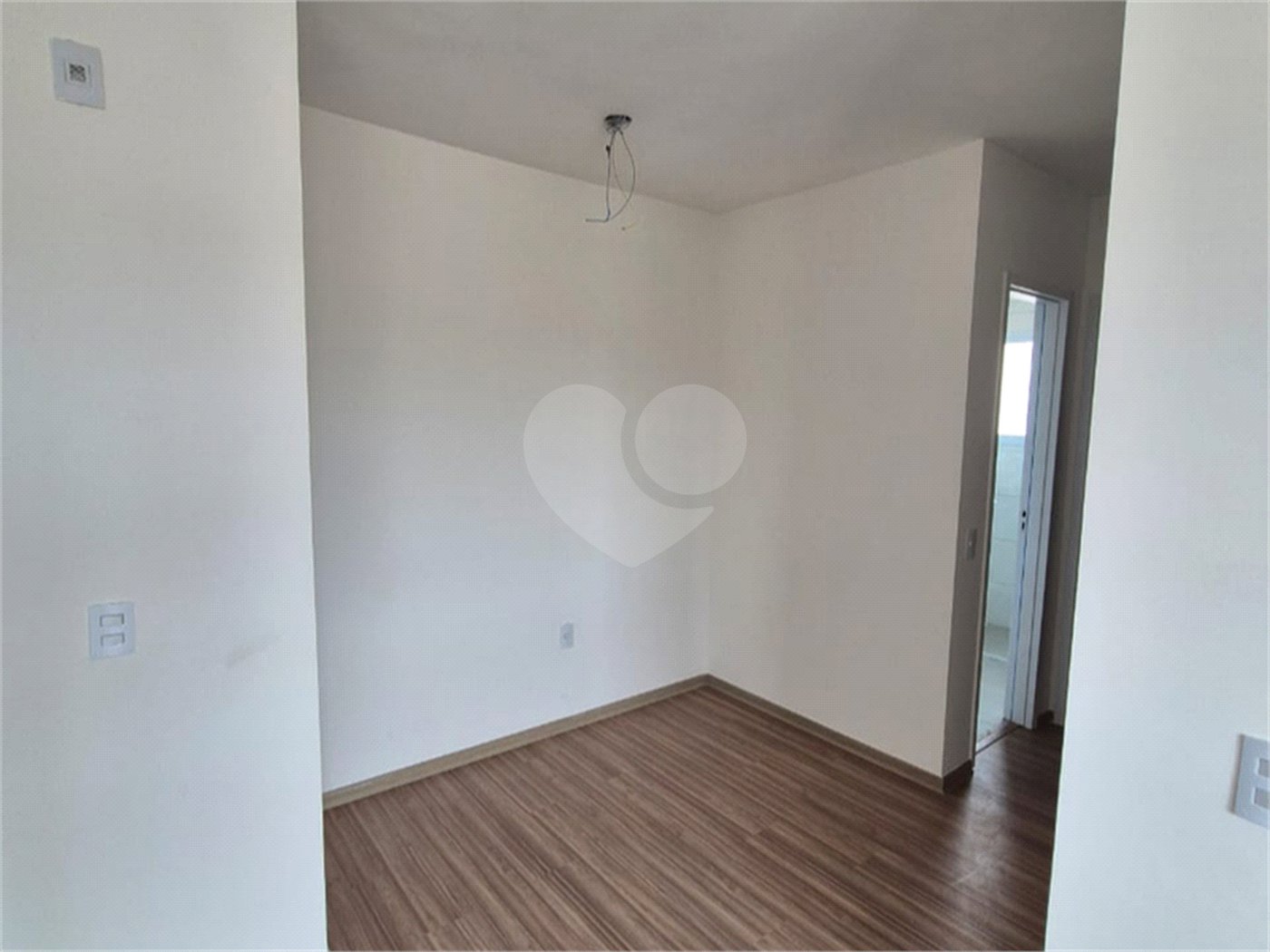 Apartamento à venda com 2 quartos, sendo 1 suíte,  em Vila Hortência, Sorocaba, SP