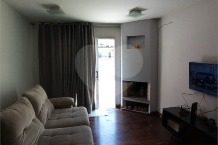Sobrado à venda com 3 quartos, sendo 1 suíte, em Vila Paulista, São Paulo, SP