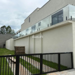 Casa à venda com 3 suítes no condomínio Shamballa III, Atibaia - SP