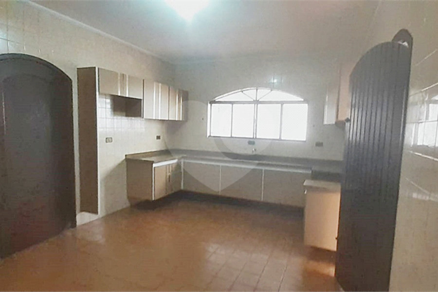 Sobrado à venda com 4 quartos, sendo 2 suítes,  em Vila Maria, São Paulo, SP