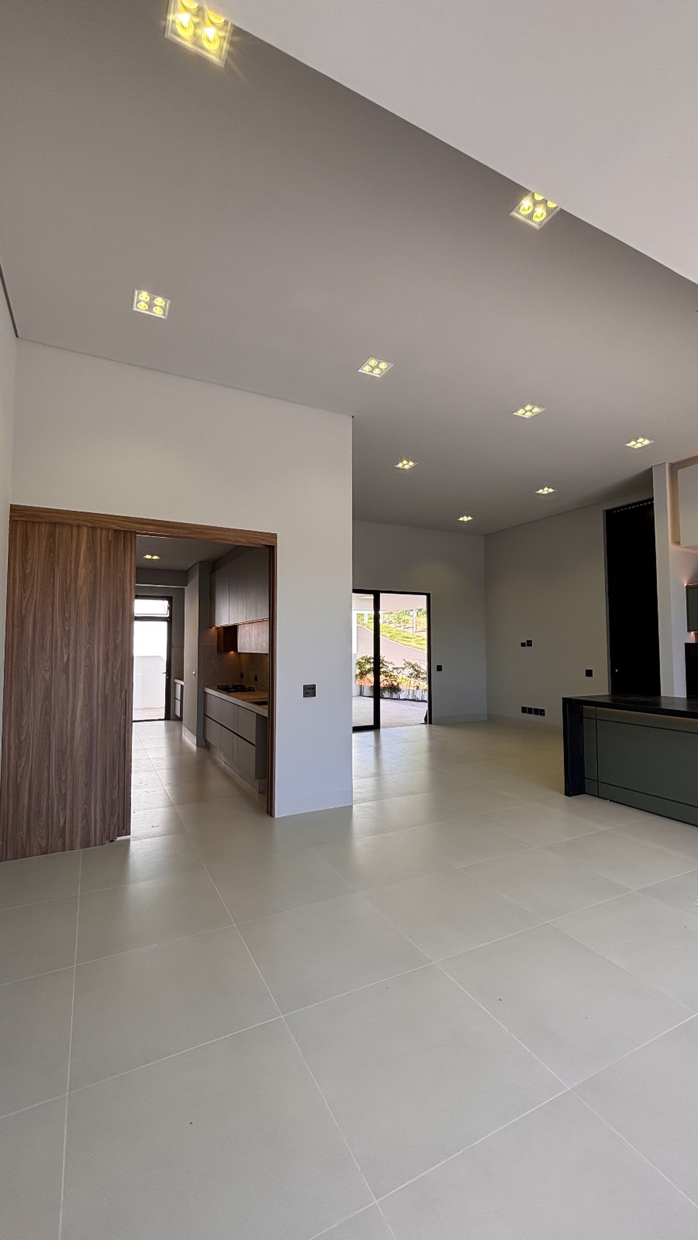 Casa à venda com 4 quartos, sendo 2 suítes, no condomínio Residencial Damha Belvedere, Presidente Prudente - SP
