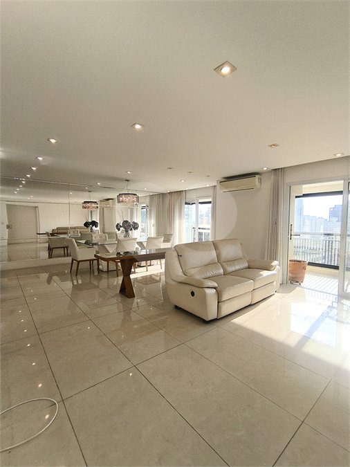 Apartamento à venda com 4 quartos, sendo 3 suítes, em Santana, São Paulo, SP
