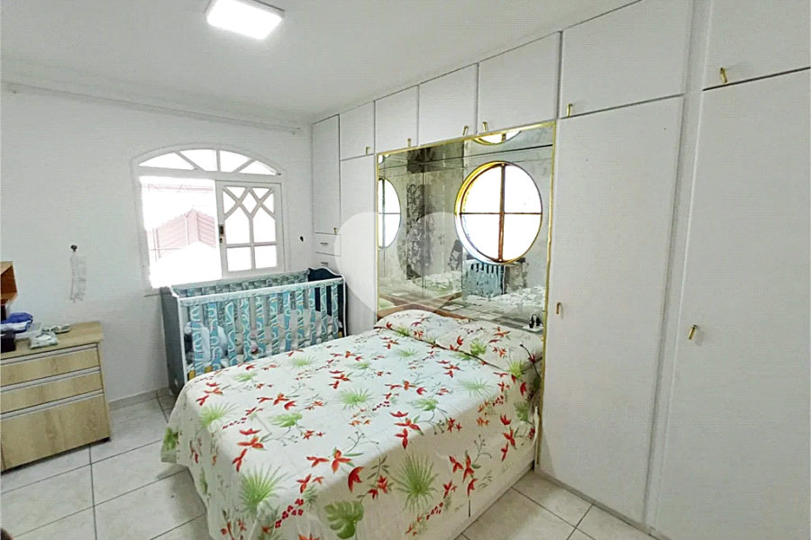 Casa Santa Teresinha | 4 Suítes | 280m² | 3 Vagas | Excelente Localização