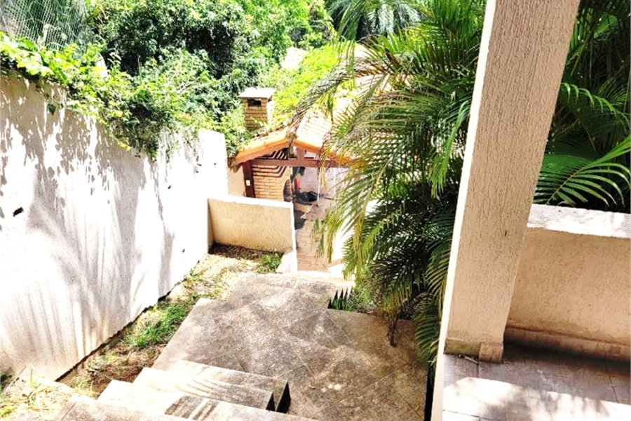 Sobrado à venda com 4 suítes em Tremembé, São Paulo, SP
