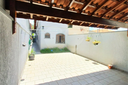 Sobrado à venda com 3 quartos, sendo 1 suíte,  em Jardim Pinheiros, São Paulo, SP