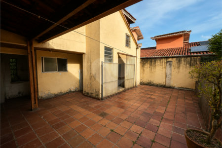 Casa de Vila à venda com 4 quartos, sendo 1 suíte, em Cupecê, São Paulo, SP