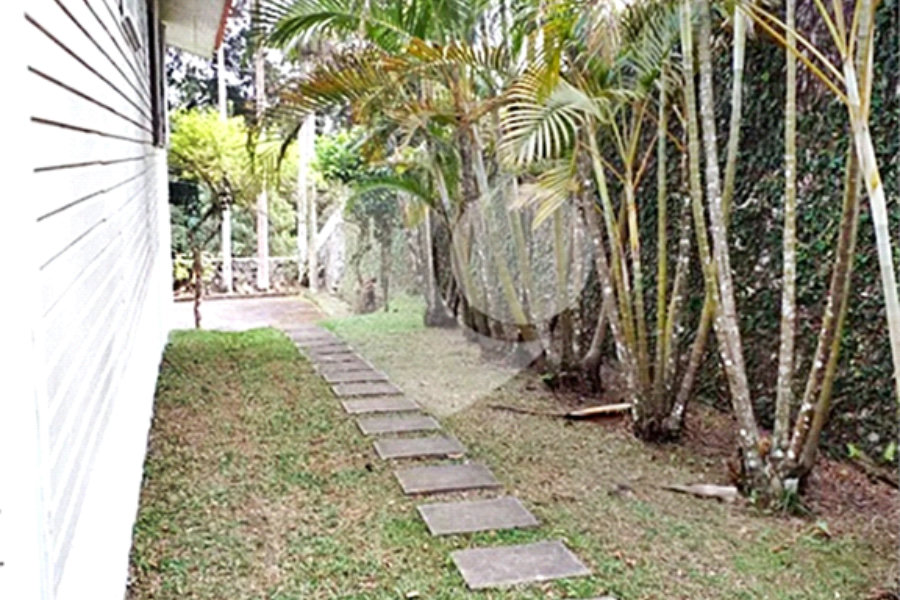 Casa à venda com 4 quartos, sendo 1 suíte,  no condomínio Parque Imperial da Cantareira, Mairiporã - SP