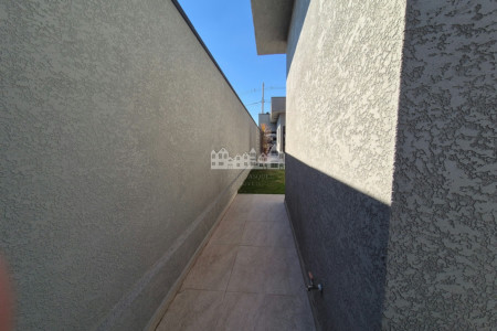 Casa térrea à venda com 3 quartos, sendo 1 suíte, em Vila Bonsai, Atibaia - SP