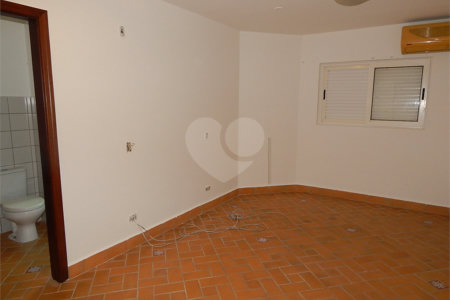 Casa à venda com 3 quartos, sendo 1 suíte, no condomínio Alpes de Vinhedo, Vinhedo - SP