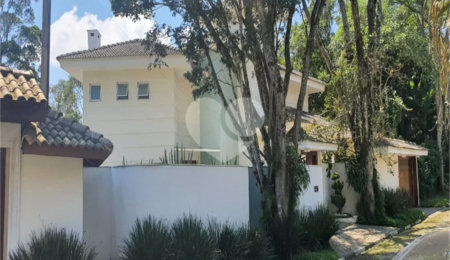 Casa à venda com 3 suítes no condomínio Parque Imperial da Cantareira, Mairiporã - SP