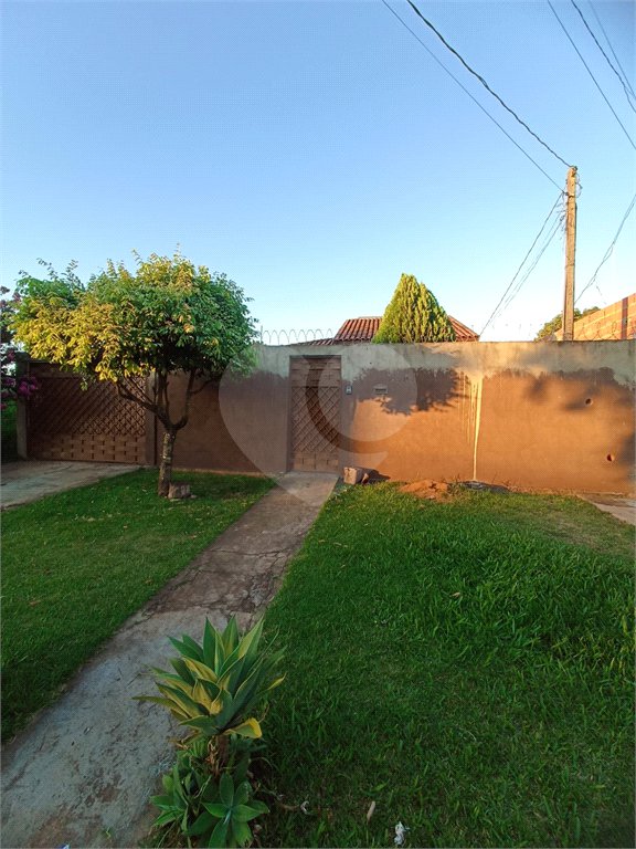 Casa à venda com 3 quartos em Parque dos Ipês I, Ponta Porã, MS