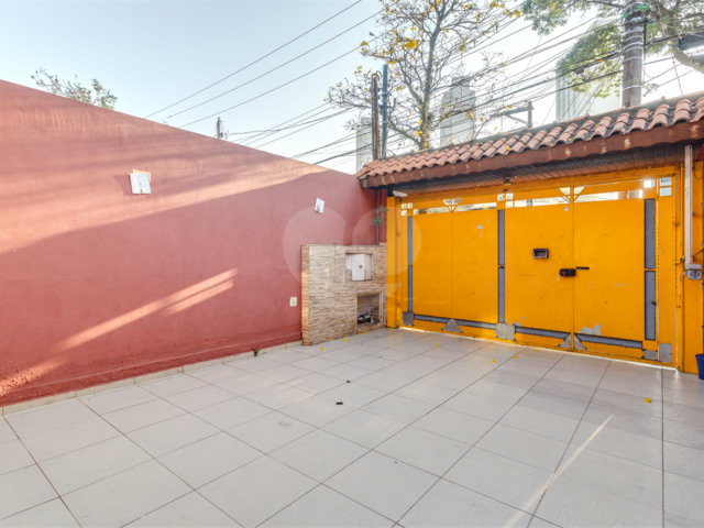 Sobrado à venda com 4 quartos, sendo 2 suítes,  em Jardim Marajoara, São Paulo, SP