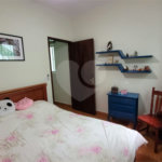 Casa à venda com 4 quartos, sendo 1 suíte, em Parque Maria Domitila, São Paulo, SP