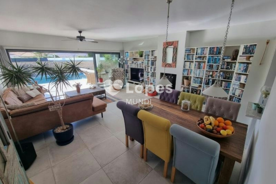 Casa com 3 quartos à venda em Mexilhoeira Grande, Portimão, Portugal – Piscina