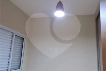 Casa à venda com 3 quartos, sendo 1 suíte, no condomínio Alvorada Parque Vitória, São Paulo - SP
