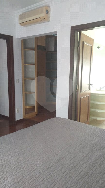 Casa à venda com 5 quartos, sendo 2 suítes, no condomínio Vinhas da Vista Alegre - Lado Sede, Vinhedo - SP