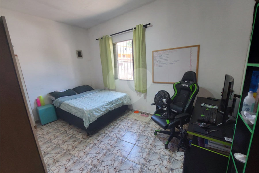 Sobrado à venda com 4 quartos em Vila Clarice, São Paulo, SP