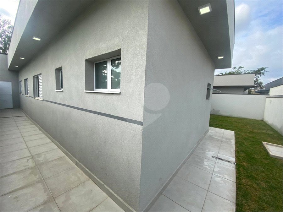 MARAVILHOSA CASA NO CONDOMÍNIO TERRAS DO VALE