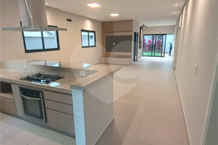 Casa para alugar com 3 quartos, sendo 1 suíte, no condomínio Recanto dos Paturis, Vinhedo - SP