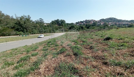 Terreno à venda com 1 suíte em Jardim Portugal, Valinhos, SP