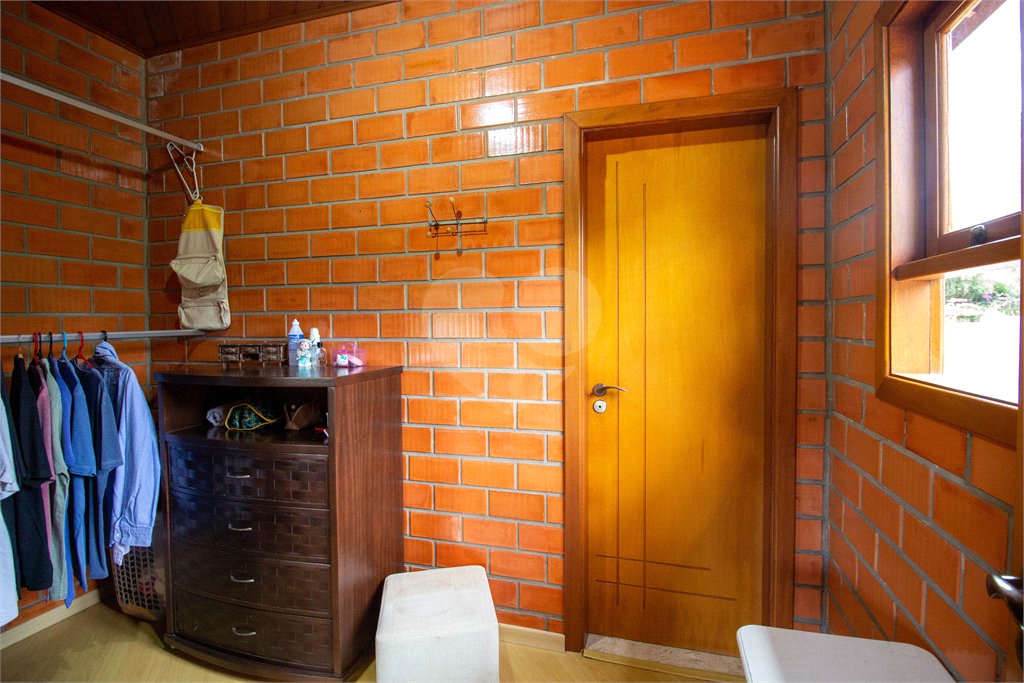 Chácara à venda com 4 quartos, sendo 2 suítes, em Jardim Oriental, Mairinque, SP