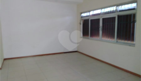 Casa Térrea à venda com 4 quartos, sendo 1 suíte,  em Vila Rosália, Guarulhos, SP
